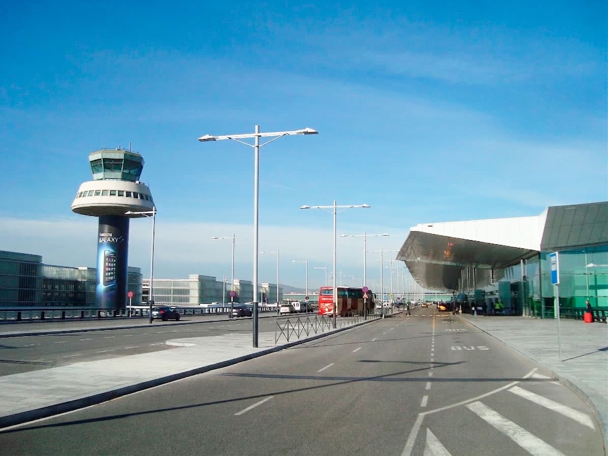 Acceso exterior al Aeropuerto Barcelona-El Prat T1